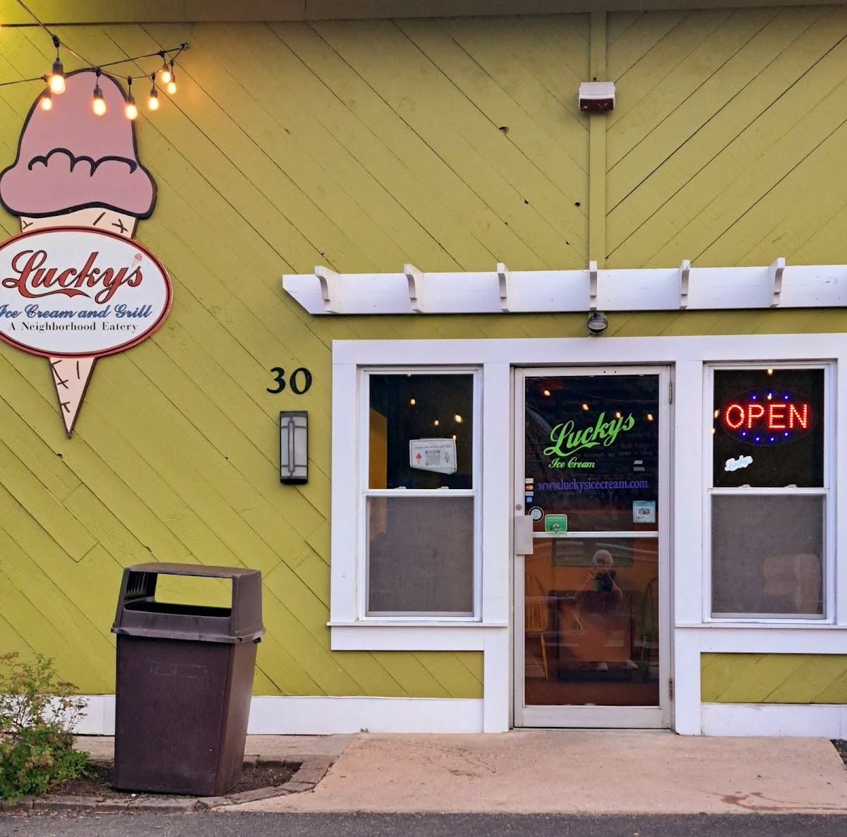 Lucky's Ice Cream